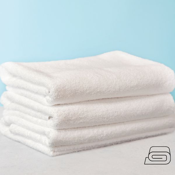 Белые махровые полотенца